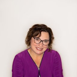 Picture of Kim Campbell